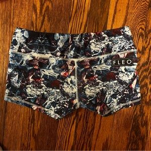 FLEO Originals Mid Rise, 2.5” inseam